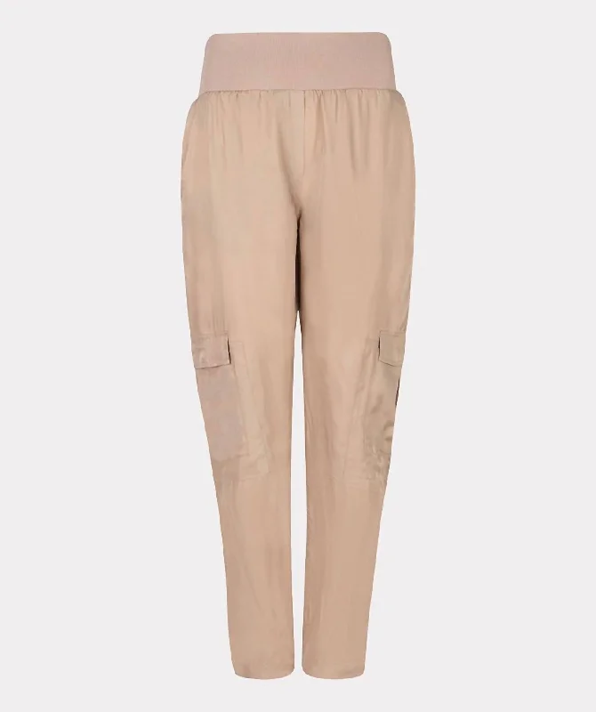 Rib Trouser In Dark Sand